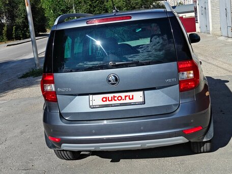 2017 Skoda Yeti I Рестайлинг, серый, 1370000 рублей, вид 4