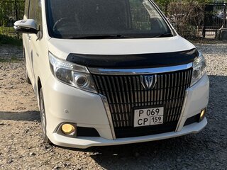 2014 Toyota Esquire I, белый, 1700000 рублей, вид 2