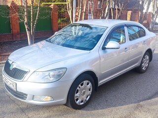 2012 Skoda Octavia II (A5) Рестайлинг, серебристый, 1000000 рублей, вид 1