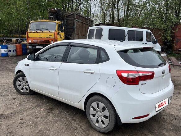 2013 Kia Rio 4-speed III, белый - вид 4