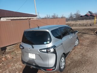 2019 Toyota Sienta II Рестайлинг, серебристый, 1700000 рублей, вид 5