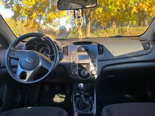 2011 Kia Cerato 6-speed II, чёрный, 650000 рублей, вид 4
