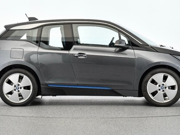 2018 BMW i3 94Ah I (I01) Рестайлинг, серый, 1500000 рублей - вид 2