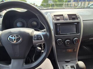 2013 Toyota Corolla X (E140, E150) Рестайлинг, чёрный, 1450000 рублей, вид 3