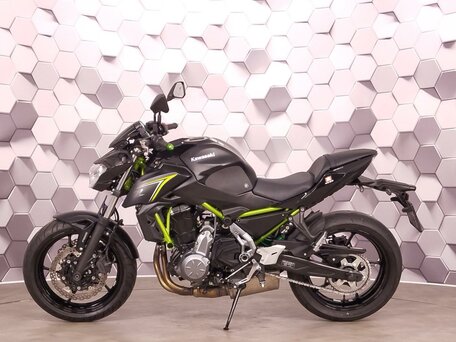 2019 Kawasaki Z 650, чёрный, 679000 рублей, вид 4