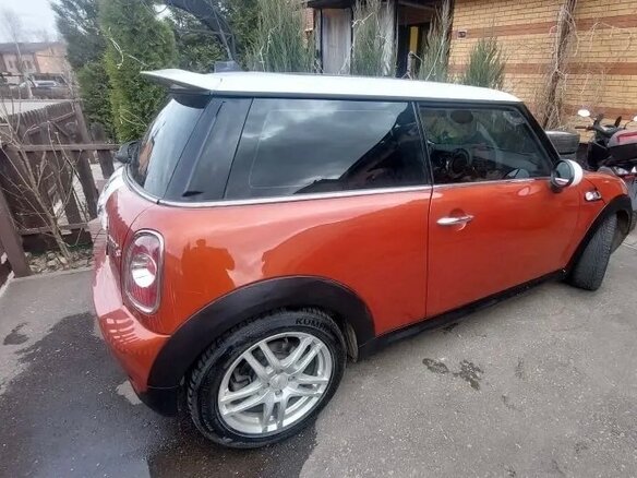 2012 Mini Hatch Cooper S II (R56) Рестайлинг, оранжевый, 1240000 рублей - вид 8