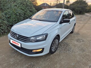 2018 Volkswagen Polo V Рестайлинг, белый, 1190000 рублей, вид 1