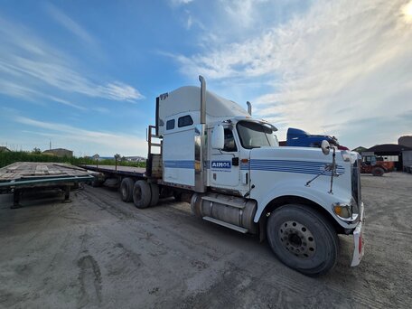 2002 International 9000 Series, белый, 1000000 рублей, вид 2