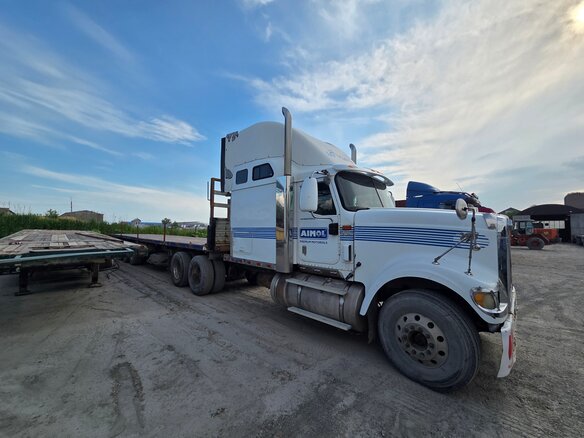 2002 International 9000 Series, белый, 1000000 рублей - вид 1