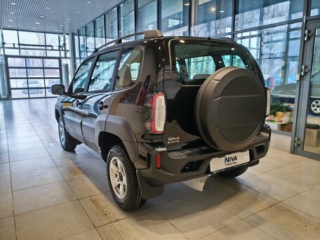 2026 Lada (ВАЗ) Niva Travel I Рестайлинг, чёрный, 1603000 рублей, вид 4