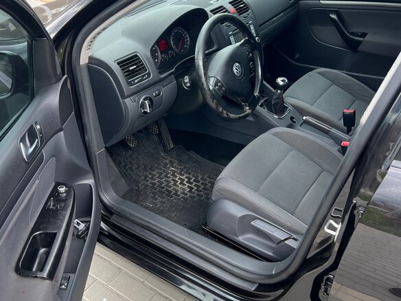 2005 Volkswagen Golf V, чёрный, 650000 рублей - вид 9