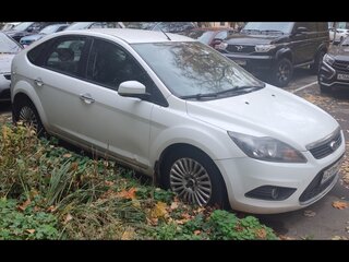 2010 Ford Focus II Рестайлинг, белый, 1000000 рублей, вид 3