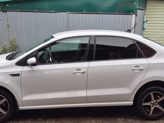 2018 Volkswagen Polo V Рестайлинг, белый, 1000000 рублей, вид 3