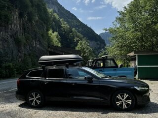 2018 Volvo V60 II, чёрный, 1900000 рублей, вид 1