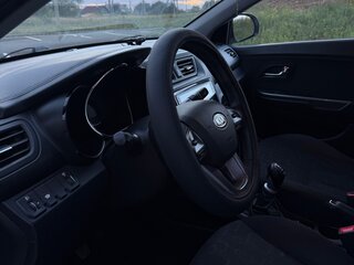 2012 Kia Rio 5-speed III, белый, 750000 рублей, вид 4