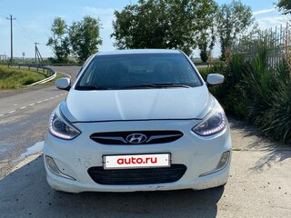 2013 Hyundai Solaris I, белый, 655000 рублей, вид 2