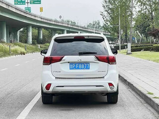 2023 Mitsubishi Outlander III Рестайлинг 3, белый, 1820000 рублей, вид 4
