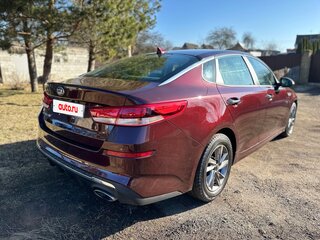 2020 Kia Optima IV Рестайлинг, красный, 1400000 рублей, вид 5