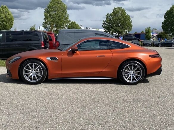 2024 Mercedes-Benz AMG GT 43 II, оранжевый, 17000000 рублей - вид 2