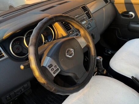 2008 Nissan Tiida I, чёрный, 495000 рублей, вид 5