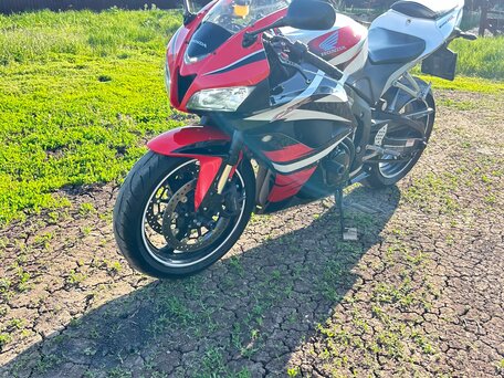 2008 Honda CBR 600RR, белый, 750000 рублей, вид 2