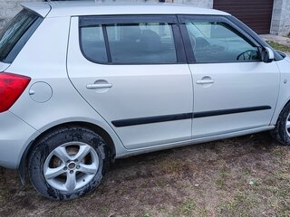 2012 Skoda Fabia II Рестайлинг, серебристый, 545000 рублей, вид 2