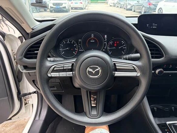 2023 Mazda 3 Axela IV (BP), белый, 1370000 рублей - вид 5
