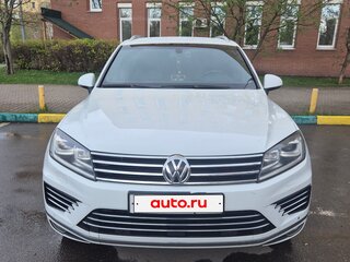 2015 Volkswagen Touareg II Рестайлинг, белый, 1800000 рублей, вид 1
