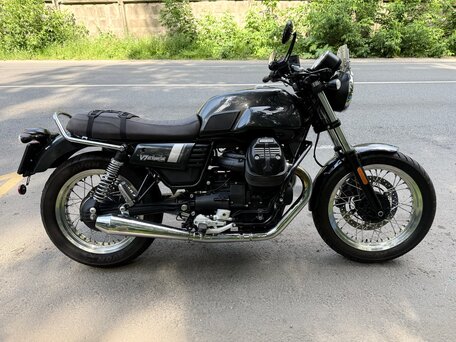 2021 Moto Guzzi V 7 III, серый, 700000 рублей, вид 5