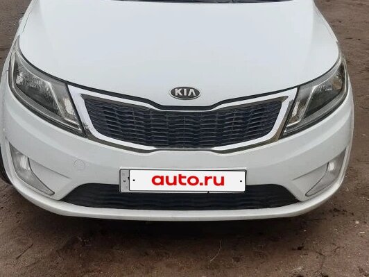 2013 Kia Rio 4-speed III, белый - вид 1