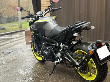 2017 Yamaha MT-09 (FZ-09), серый, 780000 рублей, вид 2
