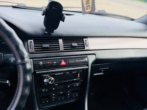 1998 Audi A6 II (C5), красный - вид 7