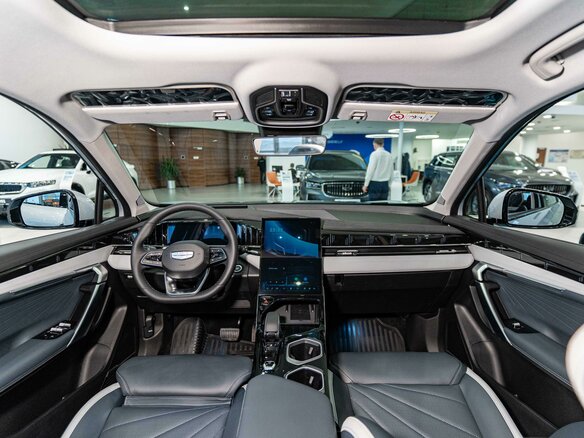 2025 Geely Atlas II, серебристый, 3997651 рублей - вид 18