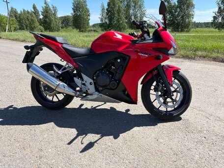2013 Honda CBR 400R, красный, 450000 рублей, вид 2