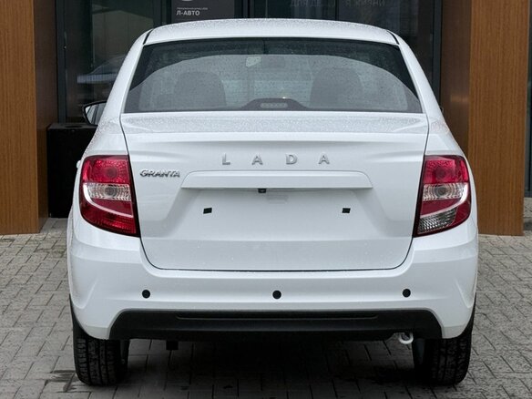 2026 Lada (ВАЗ) Granta I Рестайлинг, белый - вид 4