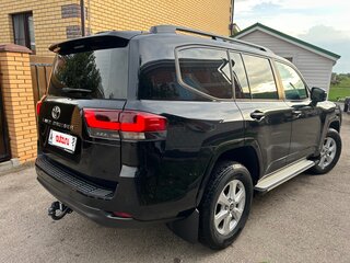 2023 Toyota Land Cruiser 300 Series, чёрный, 10499999 рублей, вид 3