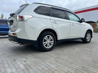 2014 Mitsubishi Outlander III, белый, 1600000 рублей, вид 4