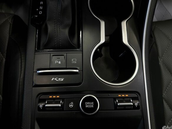 2020 Kia K5 III, чёрный, 1800000 рублей - вид 25