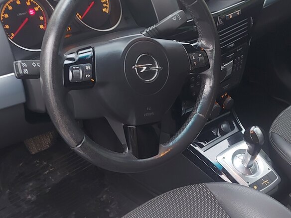 2009 Opel Astra H Рестайлинг, белый, 350000 рублей - вид 8
