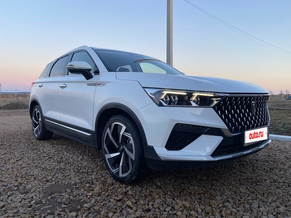 2021 FAW Bestune T77 I, белый - вид 1