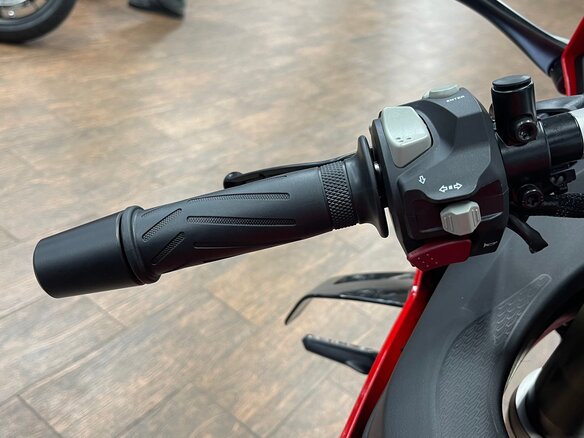 2026 QJMotor SRK 421 RR, красный, 629000 рублей - вид 10