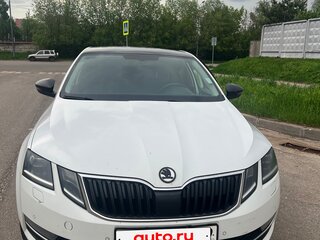 2017 Skoda Octavia III (A7) Рестайлинг, белый, 1550000 рублей, вид 1