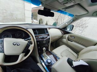 2011 Infiniti QX56 II, белый, 1730000 рублей, вид 5
