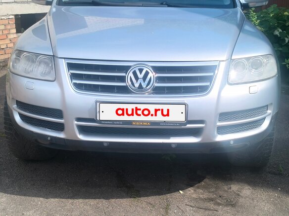 2004 Volkswagen Touareg I, серебристый - вид 2