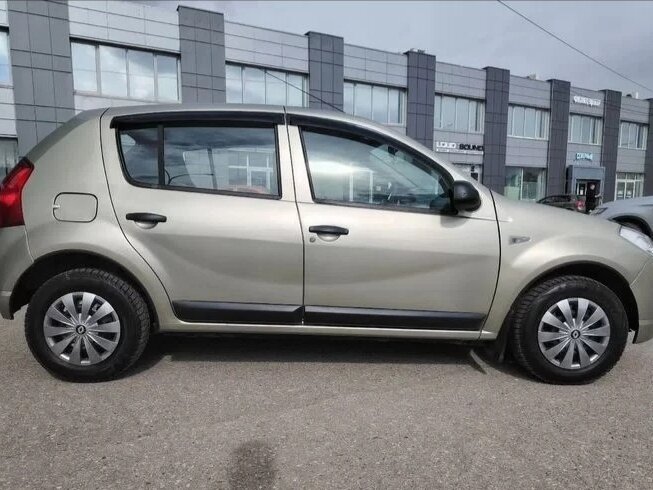 Открыть фотографии: Renault Sandero I