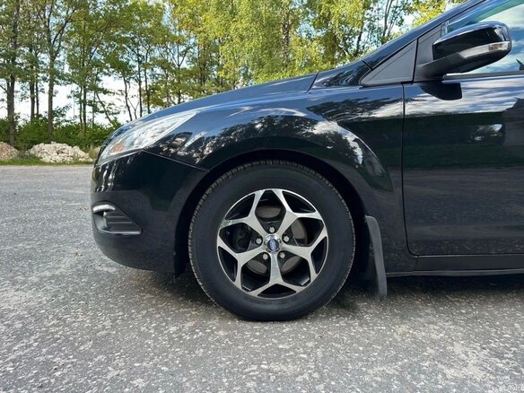 2010 Ford Focus II Рестайлинг, чёрный, 830000 рублей - вид 15