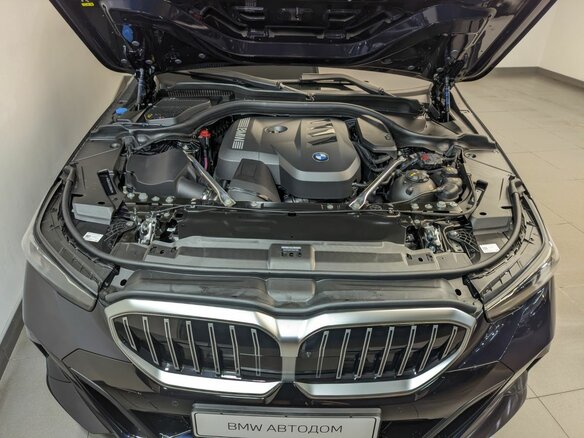 2026 BMW 5 серии 530i xDrive VIII (G60/G61/G68), чёрный, 10300000 рублей - вид 21