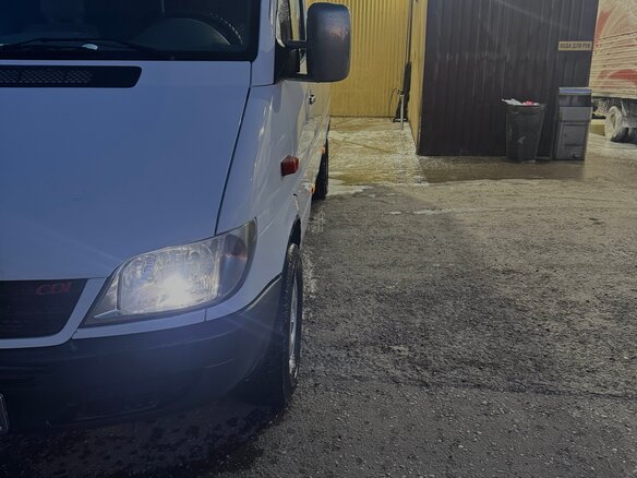 2002 Mercedes-Benz Sprinter, белый, 1350000 рублей - вид 3