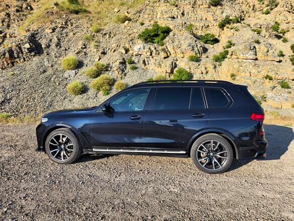 2020 BMW X7 40i I (G07), чёрный, 7500000 рублей - вид 8
