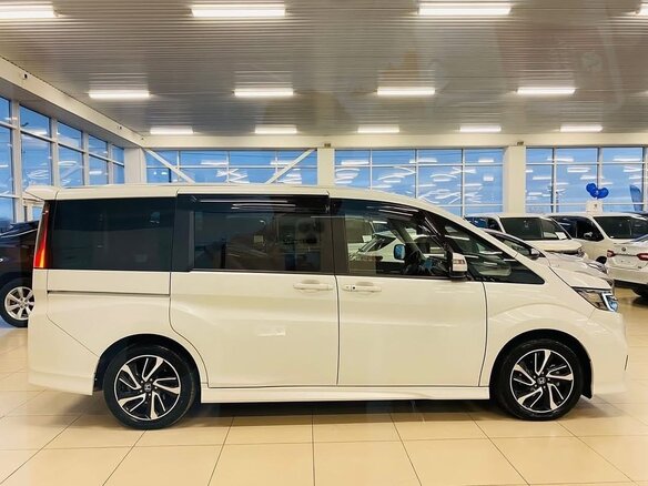 2021 Honda Stepwgn Spada V Рестайлинг, белый - вид 4